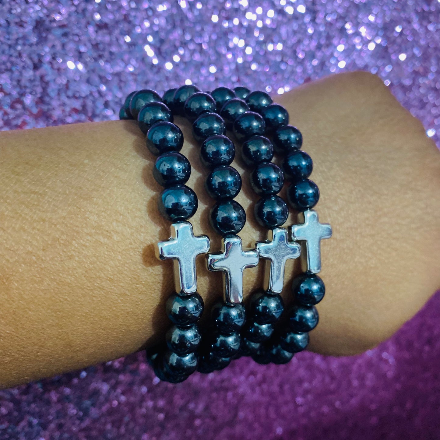 Pulsera con cuentas digna de una cruz